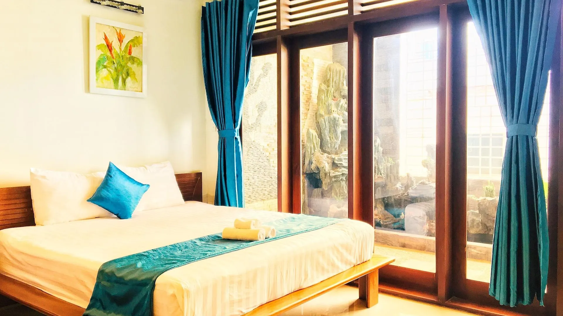 Whale Ocean View Hotel Da Nang