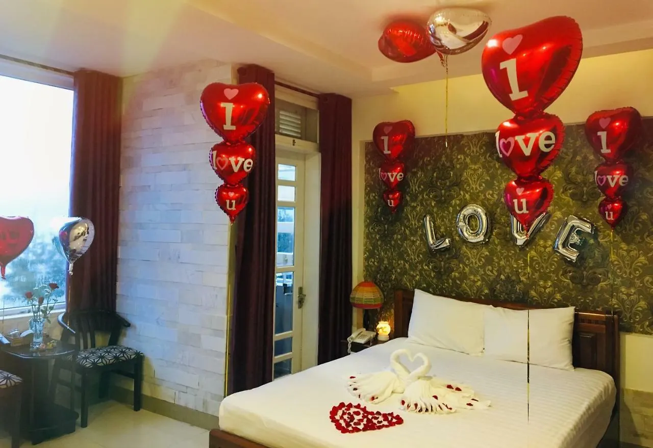 Whale Ocean View Hotel Da Nang 2*,